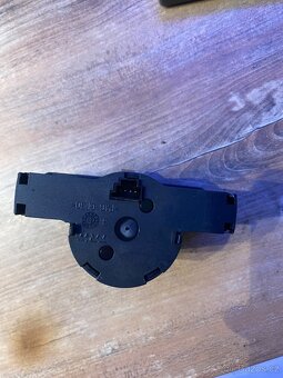 PREPÍNAČ SPÍNAČE SVETEL MERCEDES W204 A2045451804 - 4