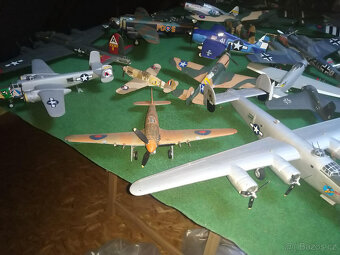 Sbírka hotových plastikových modelů - 4