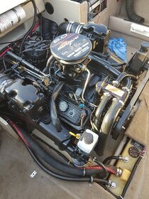 REGAL 2250 kajutový motorový člun - 4