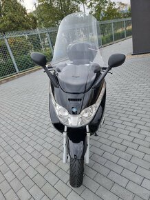 Piaggio X8 200 - 4