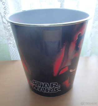 Stavebnice vláček, koš Starwars a drovné hračky - 4