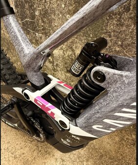 Canyon Torque:ON CF Roczen – X0 AXS, nová 900wh baterie - 4