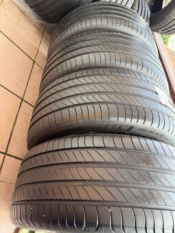 4x235/40/19 Michelin Primacy 4 - 4