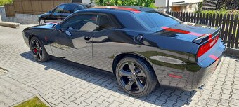 Dodge Challenger 5.7 V8 - 4