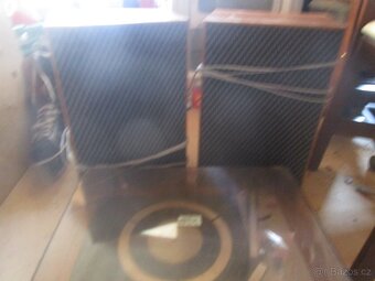 gramofon Tesla s reproduktory - 4