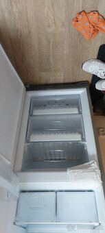 Lednice s mrazákem INDESIT - 4