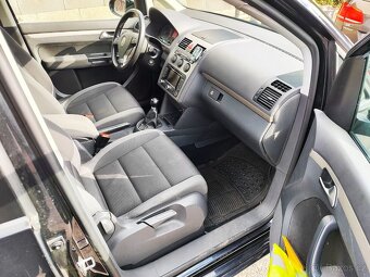 Volkswagen Touran rv. 2010 . 1,4 103kw - 4