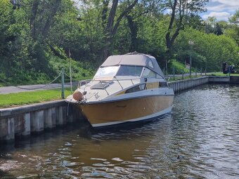 Kajutová Loď Beluga 24 délka 7,40 šířka 2,40 - 4