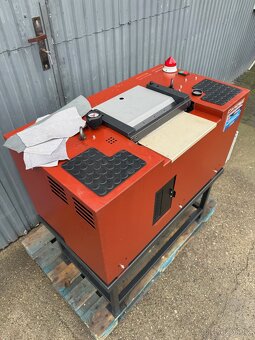 Camoga Compact 300 Štípací stroj, štípačka dělicí stroj Svit - 4