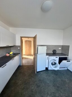 Pronájem zděného bytu 2+1 s park. stáním, Tábor - Měšice - 4