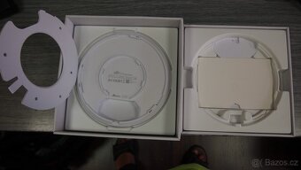 Nove Ubiquiti Unify AP U6-pro - 4