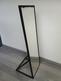 Prostorové šikmé zrcadlo v kovovém rámu - 4