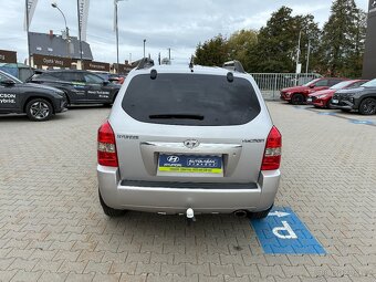 Hyundai Tucson 2.0i 104kW 4x4 KLIMA TAŽNÉ - 4