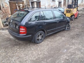 Škoda FABIA combi 1.4 MPI černá met. - díly z vozu - 4