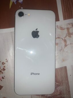 iPhone 8 - 4
