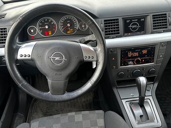 Opel Vectra 2.2GTS automat, r.2003, STK, klima - 4