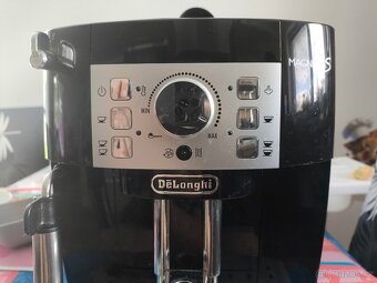 DeLonghi magnifica S - 4