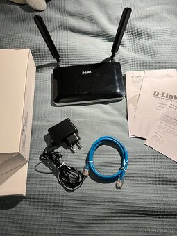 D-Link DWR-921 3G/4G WiFi router. Modem - 4