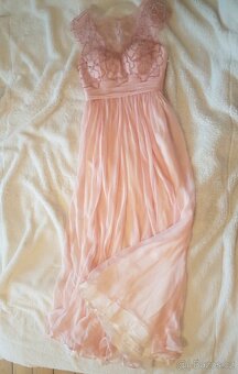 Kouzelné plastové šaty s drobnými kamínky - 4