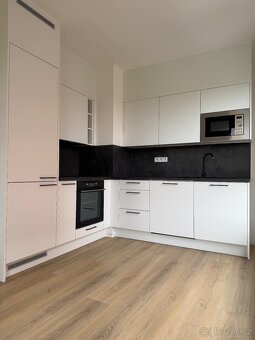 Nabízím ke pronájem neprůchozí pokoj. - 4