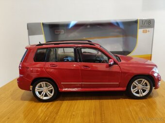 Mercedes-Benz GLK350 4MATIC 1:18 - 4