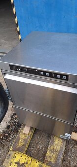 Podstolový mycí stroj HOBART ECOMAX - 4