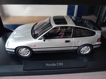 Honda CRX 1990 a Volvo 1800 S 1969 ltd.1/500 1:18 Norev - 4