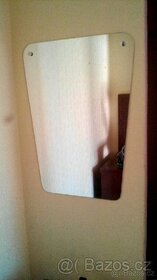 Retro - koberec,garnýž,zrcadlo,věšáky,poličky,žaluzie,sáňky - 4