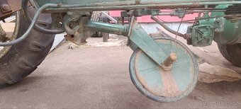 Valník s IBC nádržemi - 4