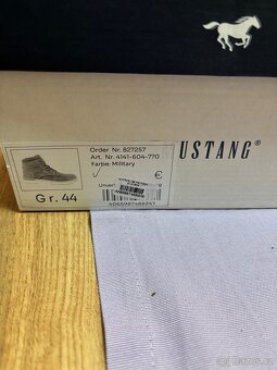 Nove zimní Mustangy - 4