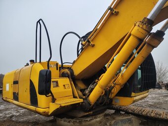 Pásový bagr JCB JS 240 - 4