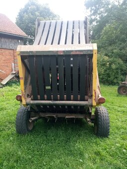 Lis na kulaté balíky - 4