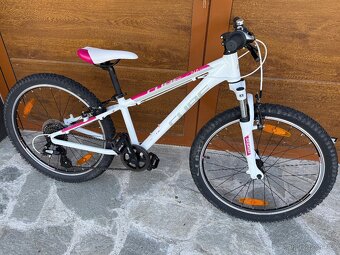 Cube Access 24” - 4
