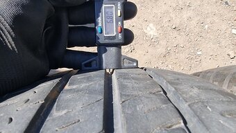 Letní pneu 225/70/15c Michelin - 4