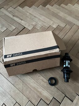 DT Swiss 350 Boost zadní náboj - 4