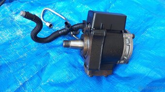 Díly z motoru VW 1.6 tdi 77kw - 4