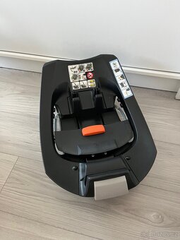 Autosedačka Cybex Aton 5 + základna ISOFIX - 4