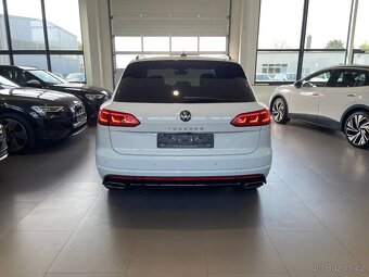 Volkswagen Touareg 3.0 V6 TDI R-LINE BLACK STYLE - 4
