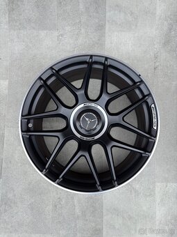 Mercedes R19 A45 A45s Mercedes AMG V class - 4