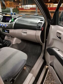 Mitsubishi L200 - 4