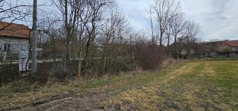 Stavební pozemek v obci Blevice, cca 15 km od Prahy - 4