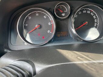 Opel Antara 2,2Cdti 120kw 4x4, 2011 - 4