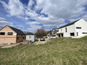 Prodej pozemek k bydlení o CP 1091 m2, Zlín, místní část Luž - 4