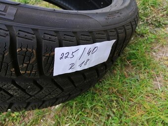 Prodám 2 ks pneu 225/40 R18 zimní - 4