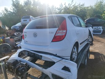 Hyundai i30 1.6 - 4