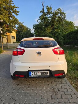Kia Rio 2013 1.25 CVVT - 4