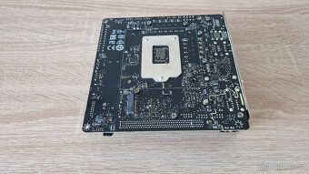 MSI MEG Z490I UNIFY – Mini-ITX - 4