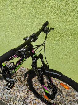 Značkové dívčí (dámské) kolo Rock Machine 27,5"/14" DISC - 4