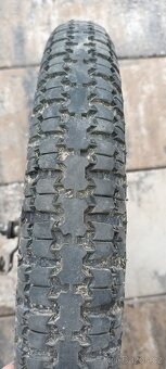 Babetta 210 - zadní kolo pěkné chromy, zánovní pneu - 4