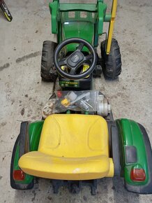 Elektrický traktor John Deere na ND - 4